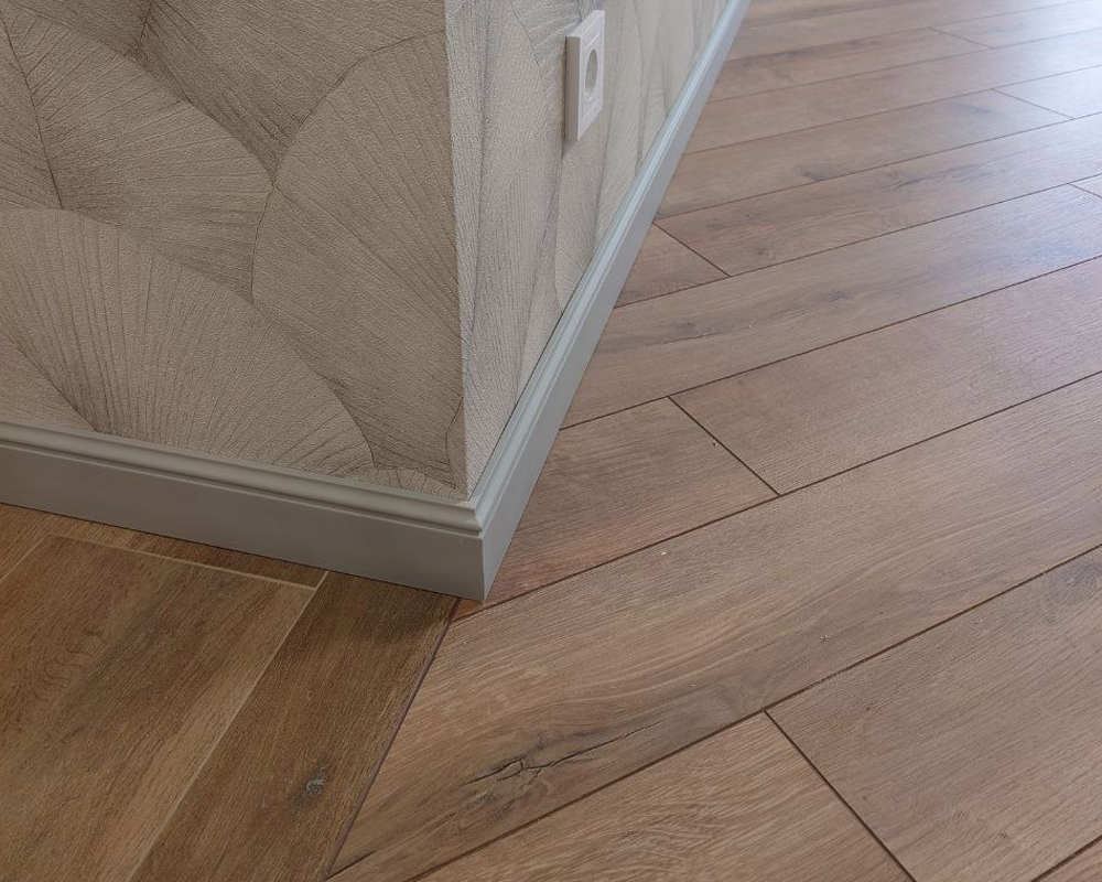 Плинтус NMC FD21 Wallstyl 130*20*2000. Окраска включена в стоимость