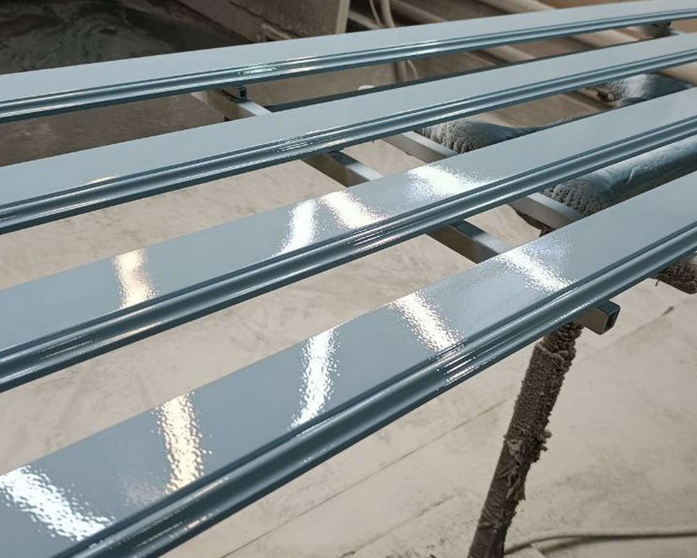 Плинтус СОЛИД 1 UHD 01/80 80*12*2000. Окраска включена в стоимость