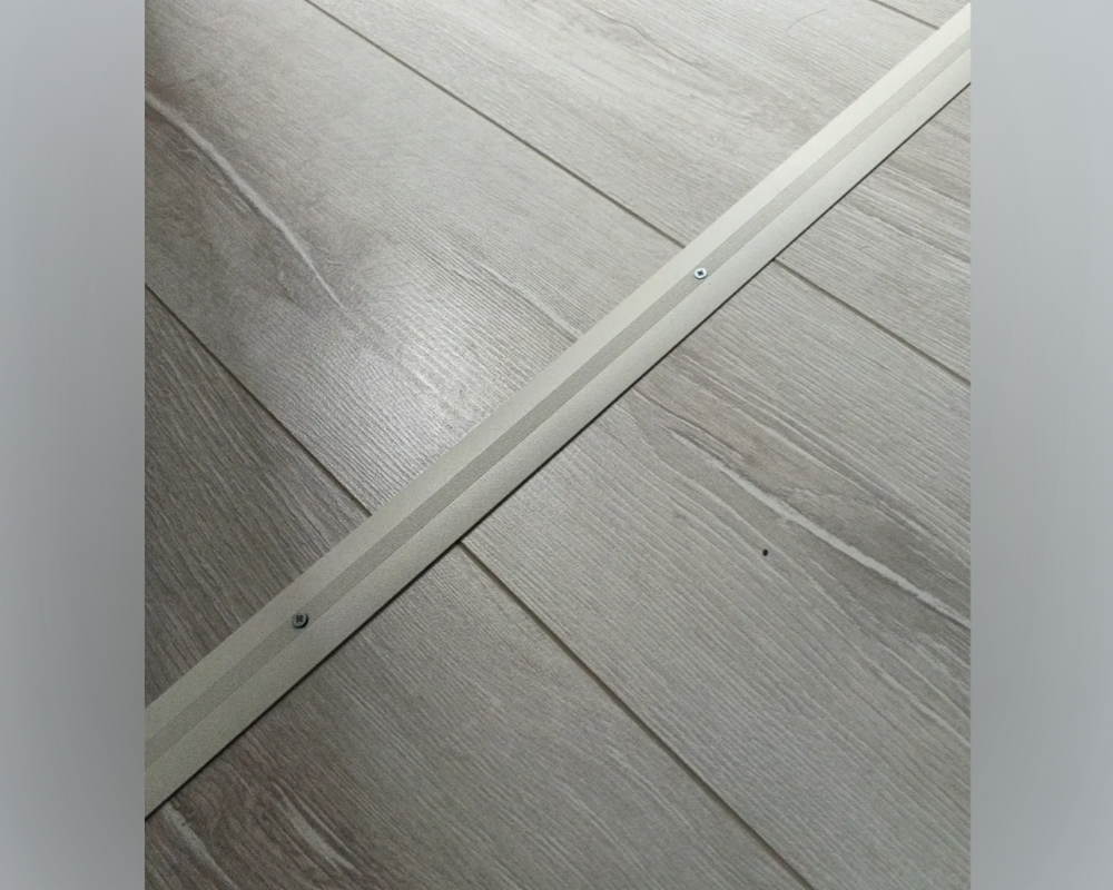 Порог одноуровневый ПС 03.900.052 0,9 м Ель дымчатая