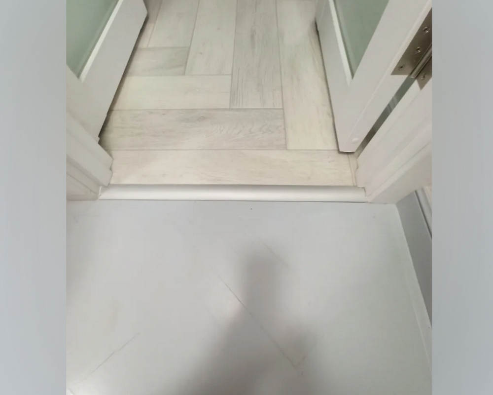 Порог одноуровневый ПС 04-3.1800.01л Серебро