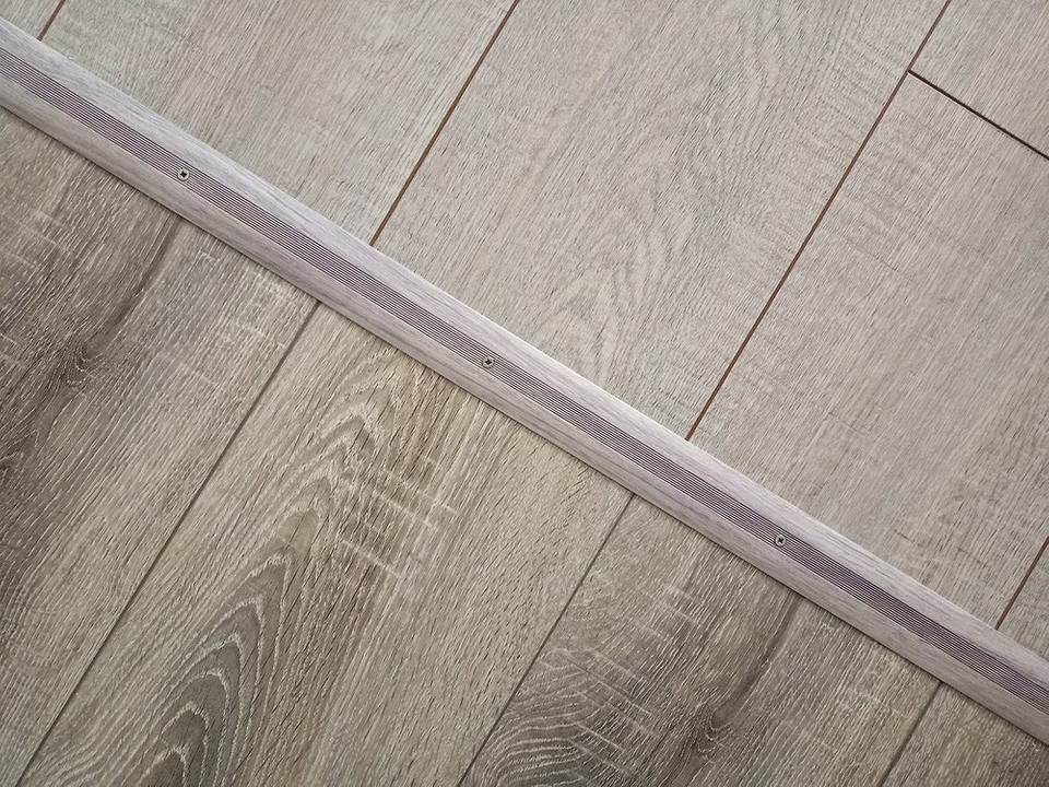 Одноуровневый порог  MAGIC STICK. 38 мм 0,9 м  Ясень серый