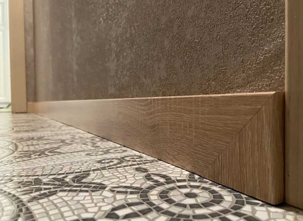 Плинтус МДФ Лука Пл 100-1МДФ.2700.Point line 24017 Дуб серф серый