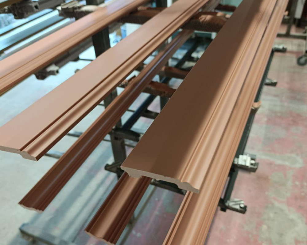 Плинтус СОЛИД 1 UHD 06/105C 105*14*2000. Окраска включена в стоимость