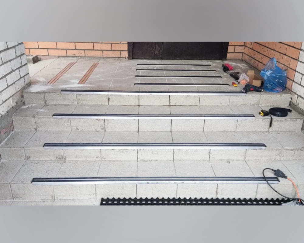 Порог одноуровневый ПС 08.1800.001ч Без покрытия