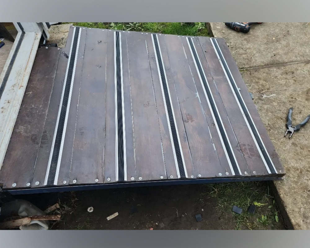 Порог одноуровневый ПС 08.2700.242л Шампань