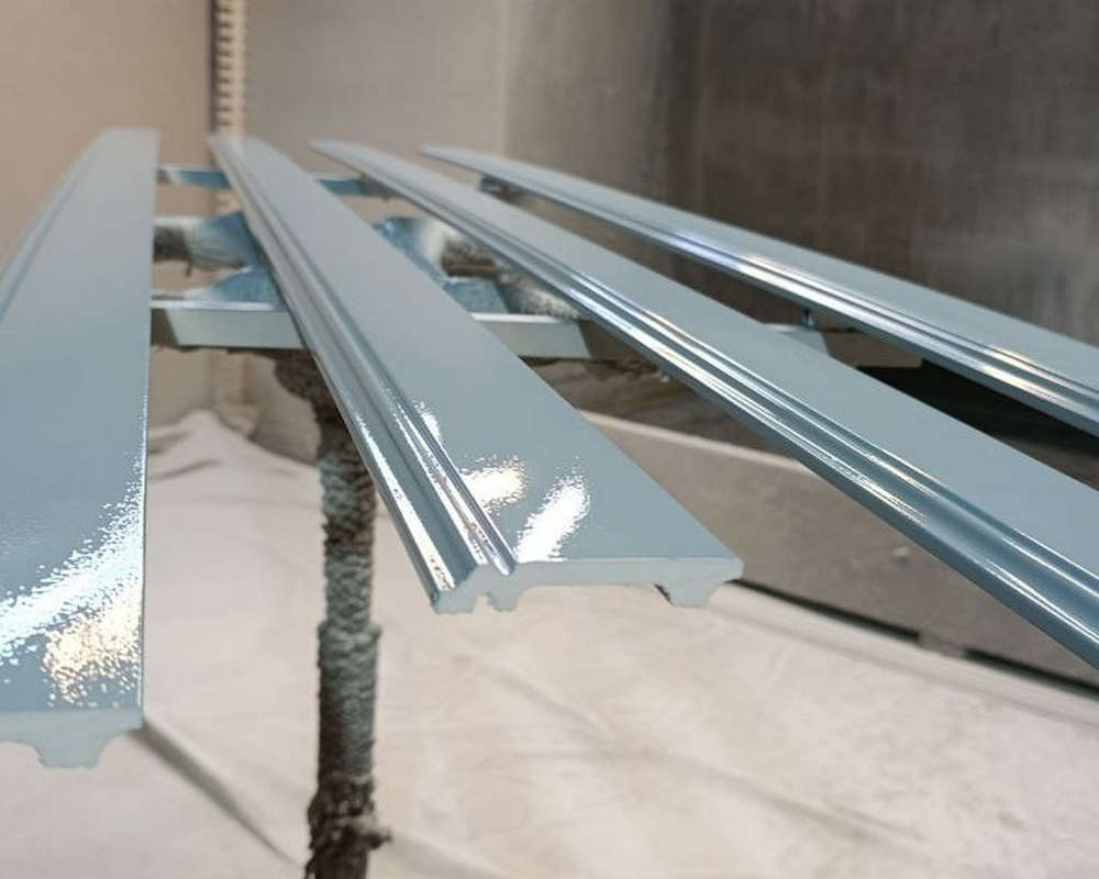 Плинтус NMC FD21 Wallstyl 130*20*2000. Окраска включена в стоимость