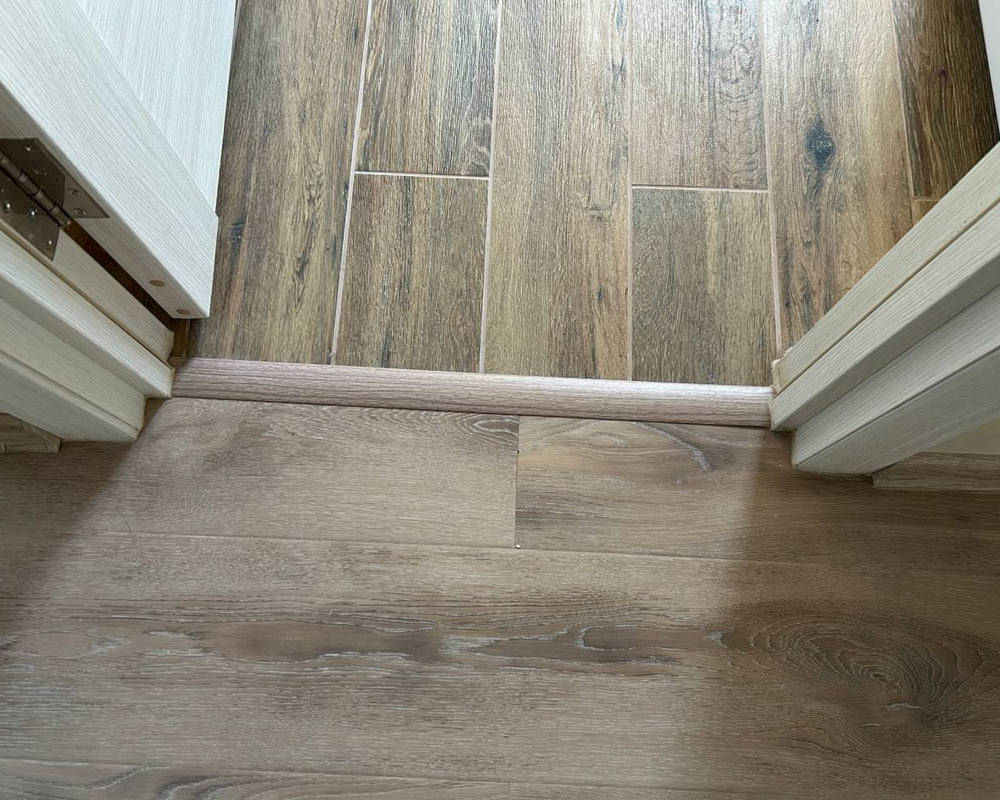 Самоклеящийся порог ЛС 35.1800.4043 Сосна скания