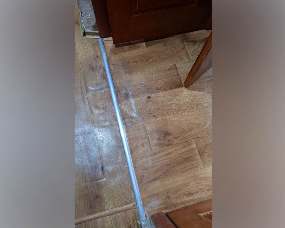 Порог одноуровневый ПС 04-3.1800.01л Серебро