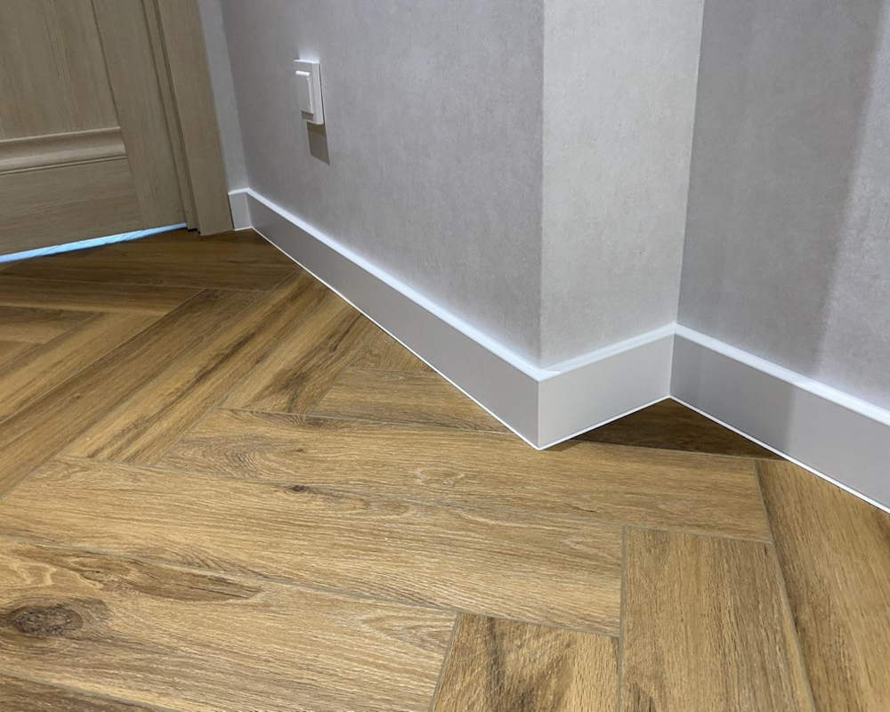 Плинтус ХДФ Dollken Cubu Flex Life 100 мм х 2,5 м 1013 (5012) Белый