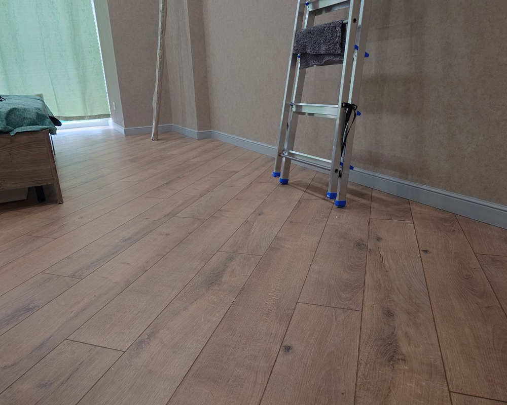 Плинтус из полистирола высокой плотности NMC Wallstyl FB1 Белый