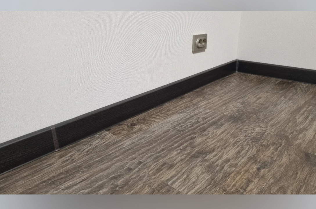 Плинтус ПВХ Волшебная палочка 70мм Home 2,2м 7020