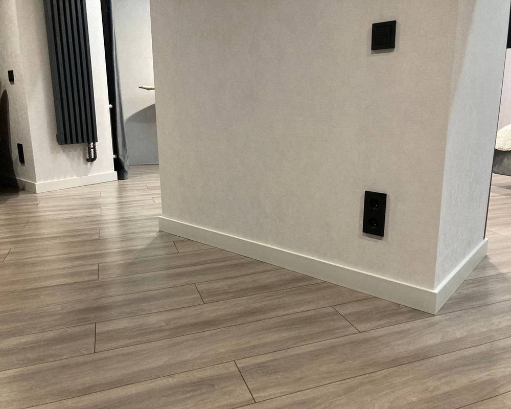 Плинтус СОЛИД 1 UHD 17/80CL 2,0 м Белый c LED рассеивателем