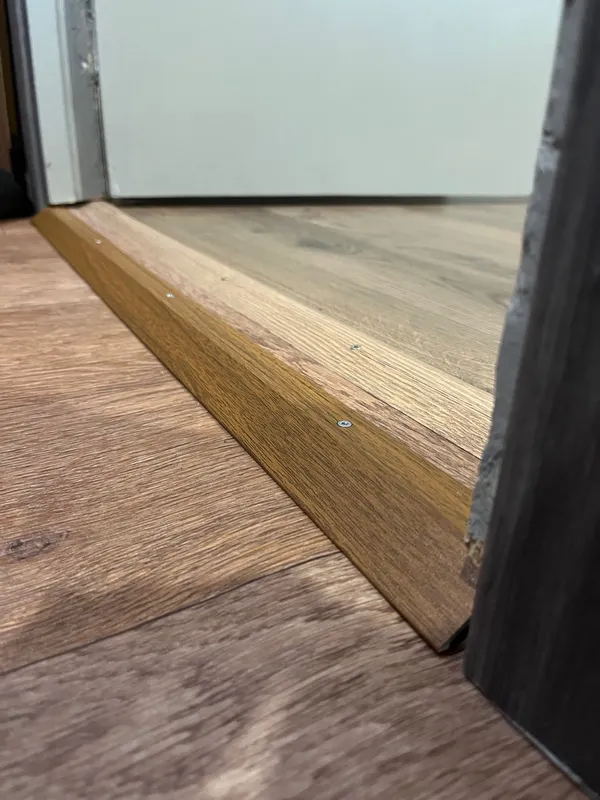 Порог разноуровневый ПР 03.900.081 Сосна