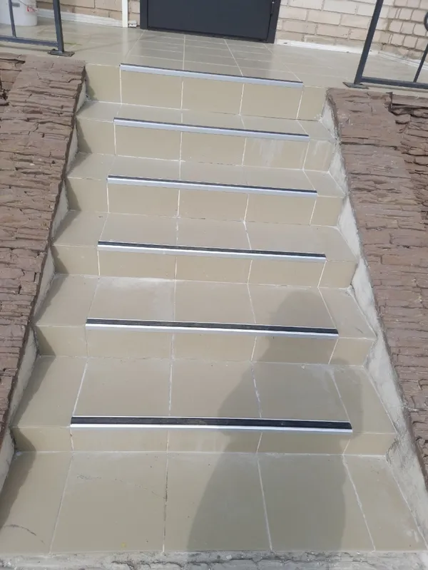 Порог угловой ПУ 71.2700.001ч Алюминий