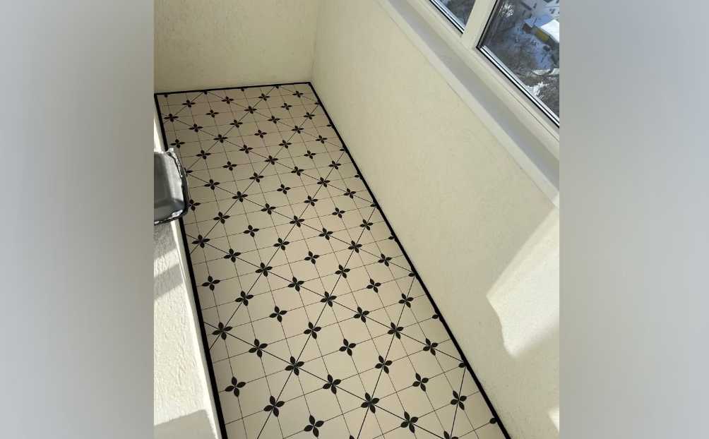 Антиплинтус Апл 01.2700.15. Черный