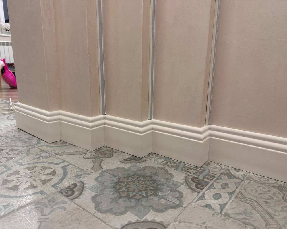 Плинтус СОЛИД 1 UHD 06/105C 105*14*2000 Белый под покраску