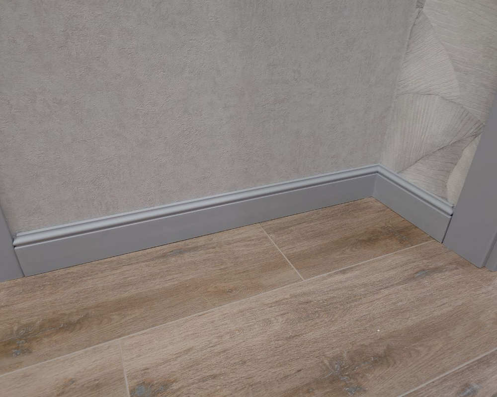 Плинтус СОЛИД 1 UHD 06/105C 105*14*2000. Окраска включена в стоимость