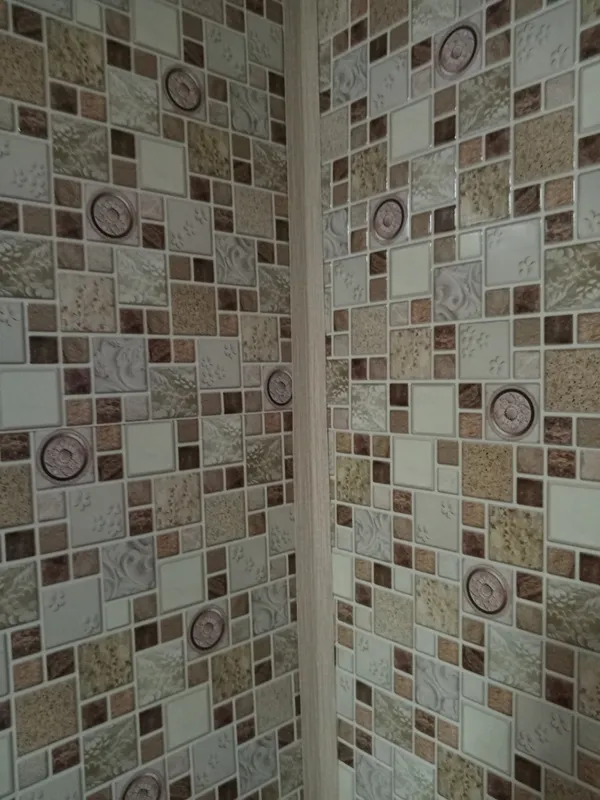 Угол ПВХ 20*20*2,75 м 0040