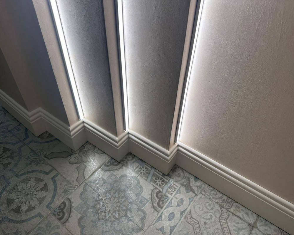 Плинтус СОЛИД 1 UHD 06/105C 105*14*2000 Белый под покраску