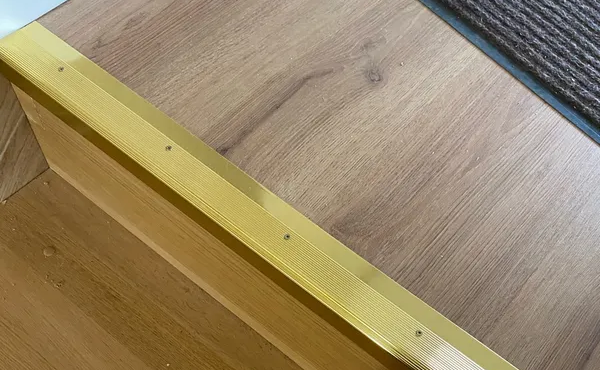 Порог угловой ПУ 02.2700.261 Дуб мокко