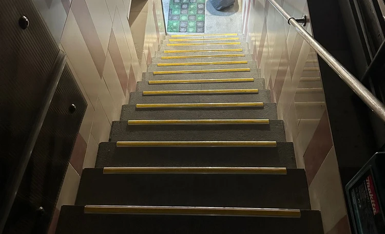 Порог угловой ПУ 70.2700.215 Черный