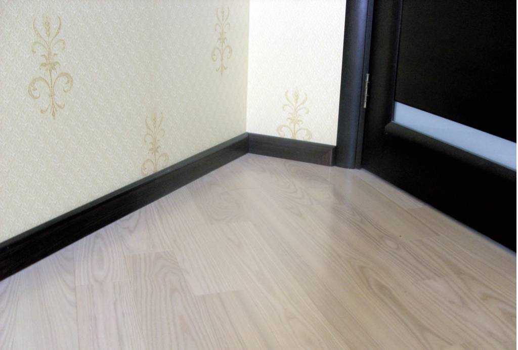 Плинтус МДФ Волшебная палочка. Гарден .218 Дуб греческий