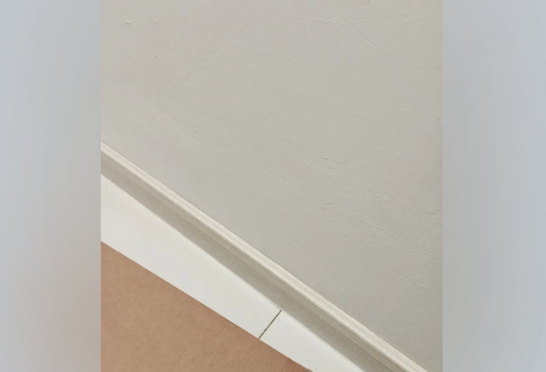 Плинтус со съемной панелью ПВХ Деконика ИДЕАЛ 55мм 2,2м. 265 Клен патина