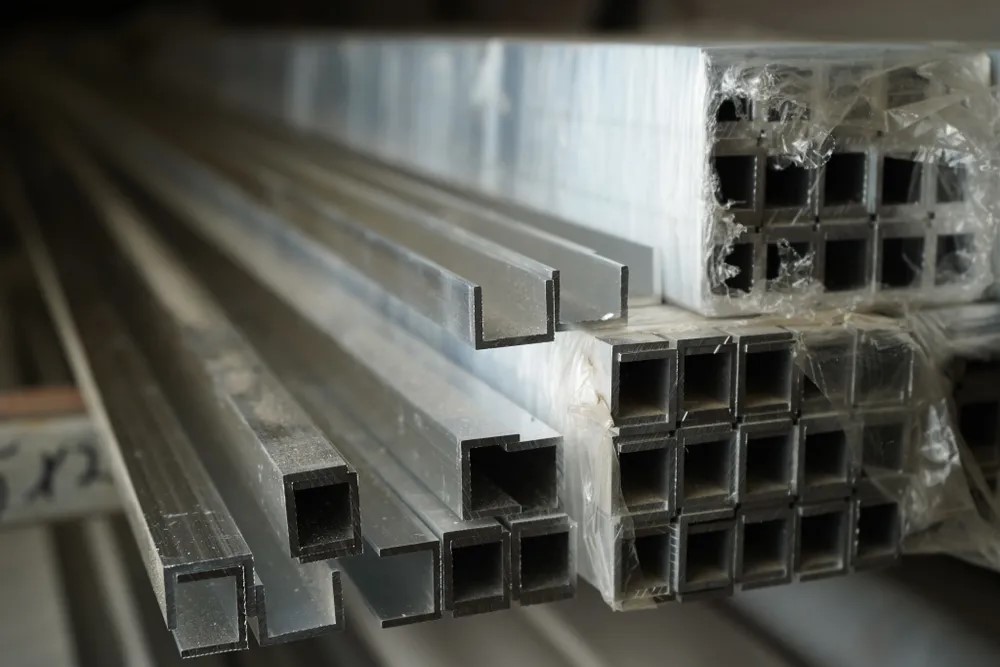 Швеллер 10*22*10 мм Шв 05.2000.502л Золото. Цена за 5 штук.