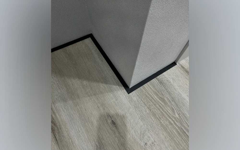 Микроплинтус MSAPL 01.2700.15 Черный