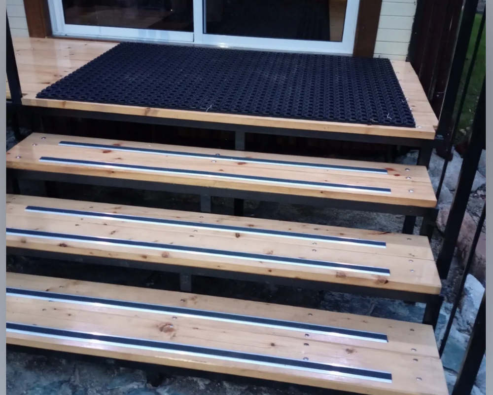 Порог одноуровневый ПС 08.1800.001ч Без покрытия