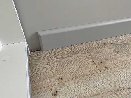 Плинтус МДФ Лука Пл 100-1МДФ.2700.Point line 24069 Кварц грей