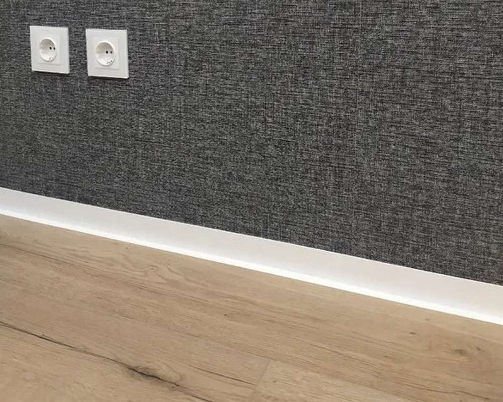 Плинтус ПВХ гибкий Flex 24 м. Белый