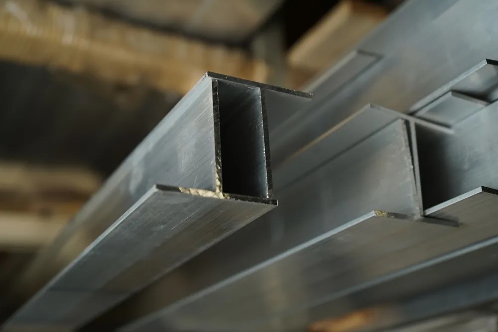 Тавр 30х20 мм Тп 06.2000.501л Серебро. Цена за 5 штук.