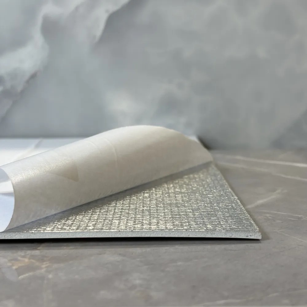 Панель самоклеющаяся ПВХ 300х300 мм 6шт/уп Мрамор Нова Линнея. Цена указана за 0,54 м²