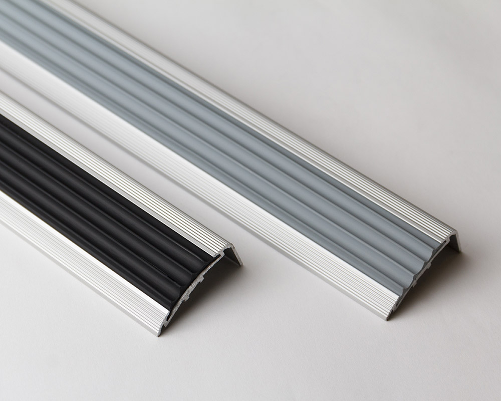 Порог угловой ПУ 71.900.04л Бронза