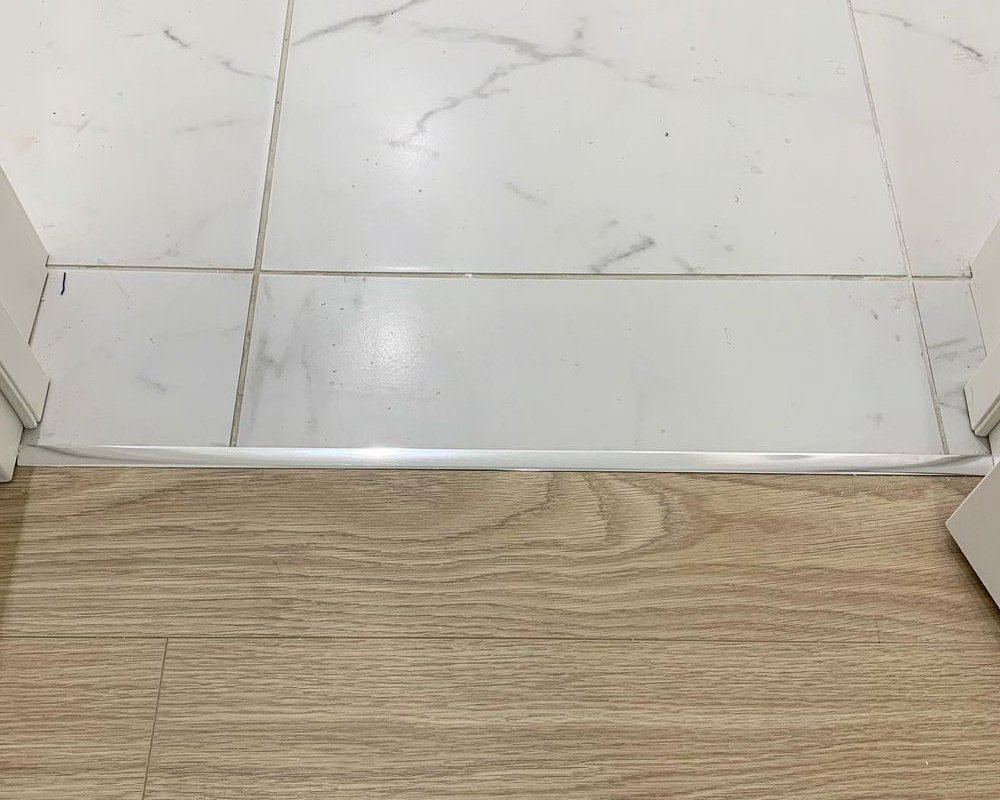 Порог одноуровневый ЛС 10.900.01л Серебро