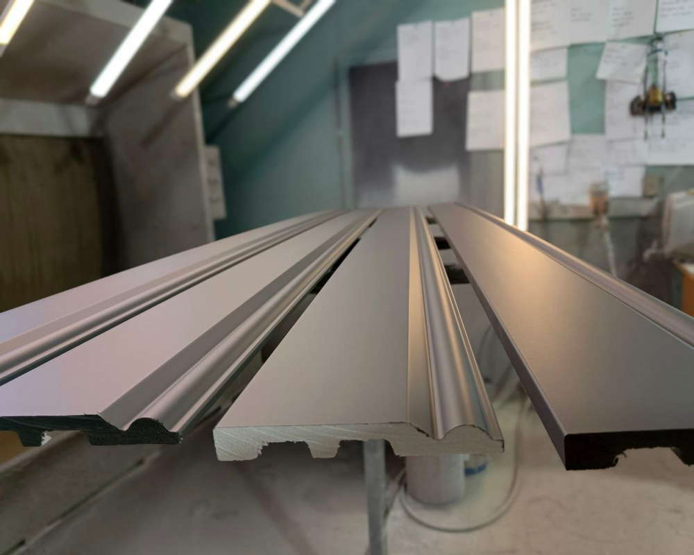 Плинтус NMC FD21 Wallstyl 130*20*2000. Окраска включена в стоимость