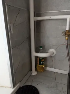 Обвод для труб универсальный ПВХ ИДЕАЛ Ф25-34 001 Белый