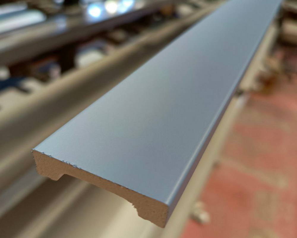 Плинтус из полистирола высокой плотности Волшебная Палочка 100*15*2000. MSPOL 104. Окраска включена в стоимость